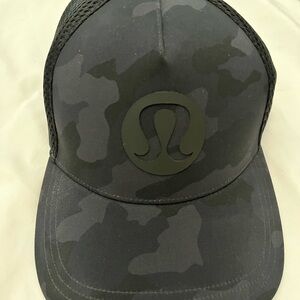Lululemon Black Mesh Cap